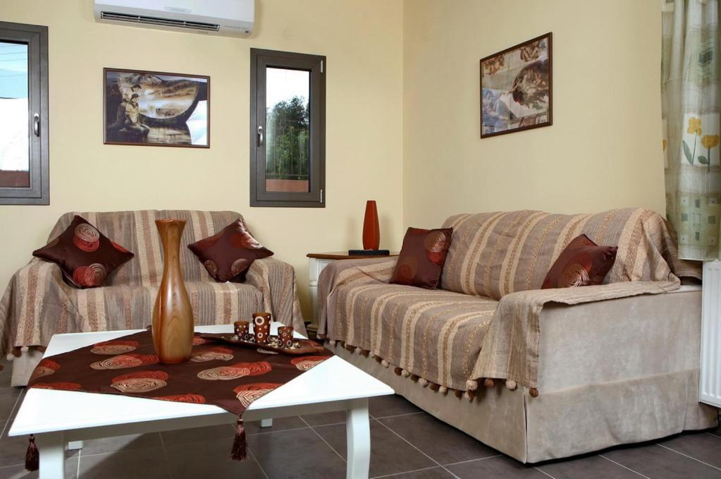 Provenzo And Meliti Villas 로우드하타 외부 사진